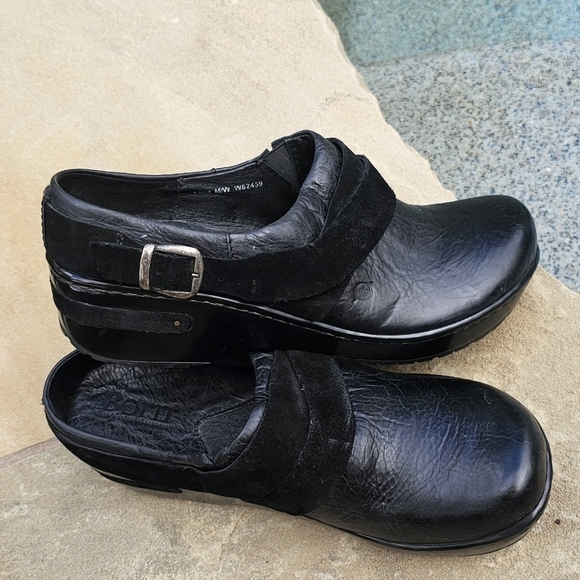 Born  Darly black leather clogs 11M/W - Picture 1 of 14